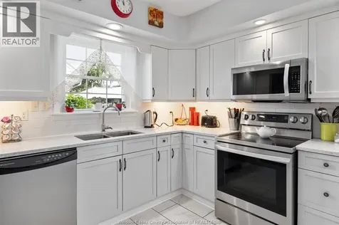 2720 Academy Windsor ON N9E 2G8
