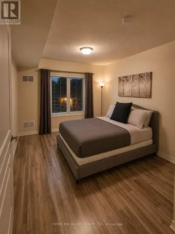 4 Cove Court Collingwood ON L9Y 0Y6