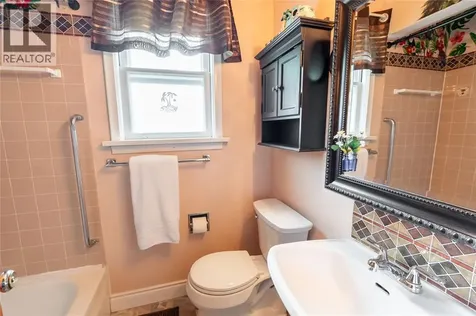 845 Vroom Avenue Sarnia ON N7S 2W9
