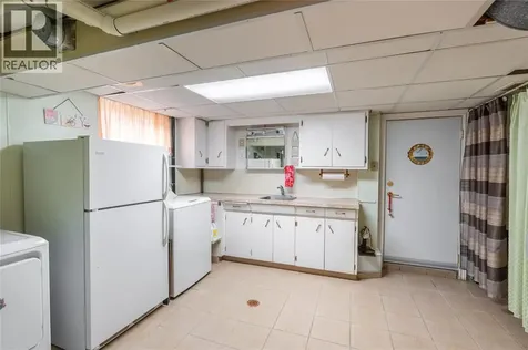845 Vroom Avenue Sarnia ON N7S 2W9