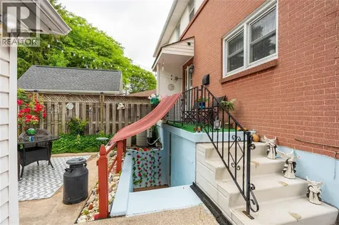 845 Vroom Avenue Sarnia ON N7S 2W9