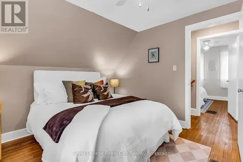 56 Winston Crescent Guelph (st. George's) ON N1E 2K2