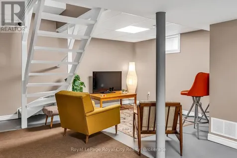 56 Winston Crescent Guelph (st. George's) ON N1E 2K2
