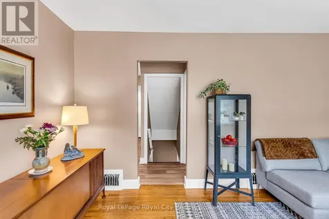 56 Winston Crescent Guelph (st. George's) ON N1E 2K2