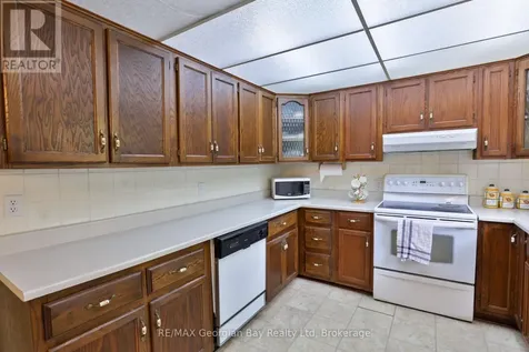 1 Lindale Avenue Tiny ON L9M 0J2