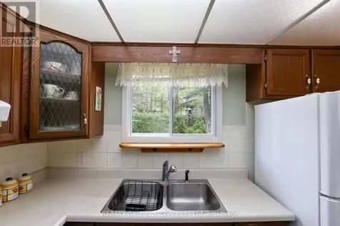 1 Lindale Avenue Tiny ON L9M 0J2