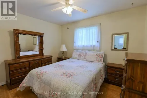 1 Lindale Avenue Tiny ON L9M 0J2