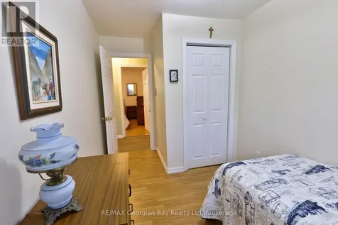 1 Lindale Avenue Tiny ON L9M 0J2