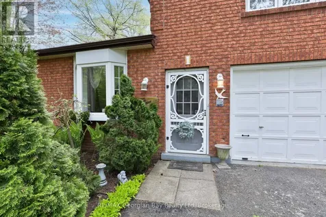 1 Lindale Avenue Tiny ON L9M 0J2