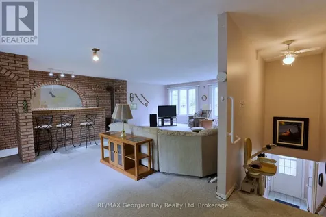 1 Lindale Avenue Tiny ON L9M 0J2