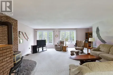1 Lindale Avenue Tiny ON L9M 0J2