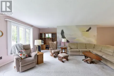 1 Lindale Avenue Tiny ON L9M 0J2