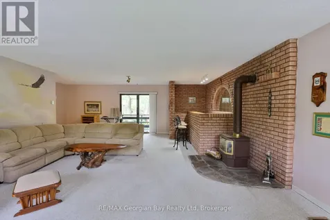 1 Lindale Avenue Tiny ON L9M 0J2