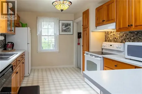 21 Baldwin Avenue Brantford ON N3S 1H6