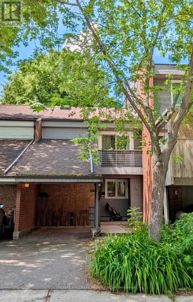 285 Bruyere Street Ottawa ON K1N 5E5