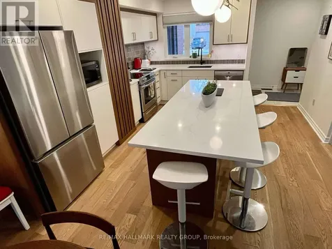 285 Bruyere Street Ottawa ON K1N 5E5