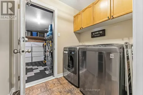 51 Denton Way Ottawa ON K4A 5C5