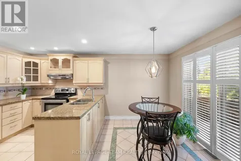 6526 Tooney Drive Ottawa ON K1C 7G9