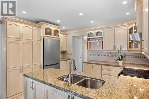 6526 Tooney Drive Ottawa ON K1C 7G9