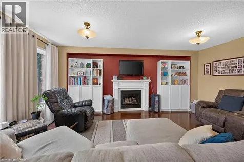 12 Barrett Avenue Brantford ON N3S 0B2