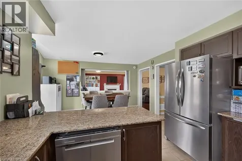 12 Barrett Avenue Brantford ON N3S 0B2