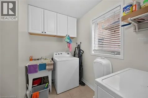 12 Barrett Avenue Brantford ON N3S 0B2