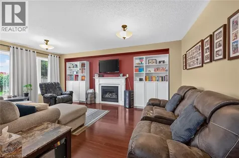 12 Barrett Avenue Brantford ON N3S 0B2