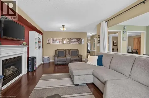12 Barrett Avenue Brantford ON N3S 0B2
