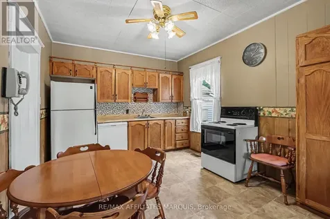 77 Russell Street East Smiths Falls ON K7A 1G8