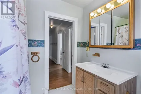 77 Russell Street East Smiths Falls ON K7A 1G8