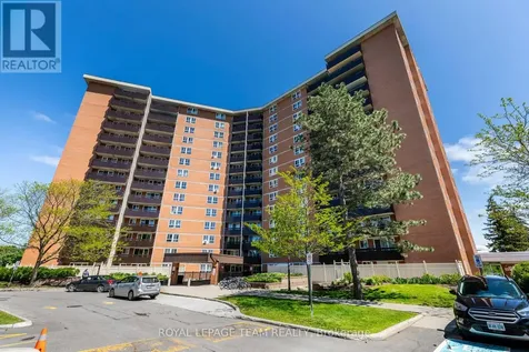 2020 Jasmine Crescent Ottawa ON K1J 8K5