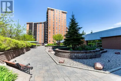 2020 Jasmine Crescent Ottawa ON K1J 8K5