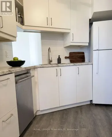2020 Jasmine Crescent Ottawa ON K1J 8K5