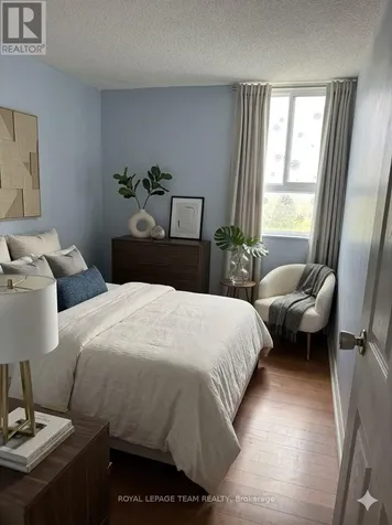 2020 Jasmine Crescent Ottawa ON K1J 8K5