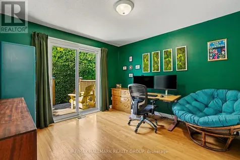 33 Newbury Avenue Ottawa ON K2E 6K7