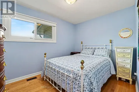 33 Newbury Avenue Ottawa ON K2E 6K7