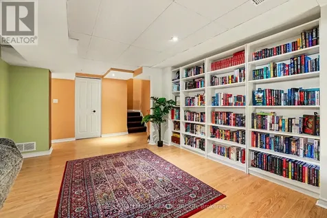 33 Newbury Avenue Ottawa ON K2E 6K7
