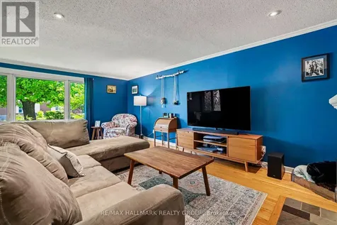 33 Newbury Avenue Ottawa ON K2E 6K7