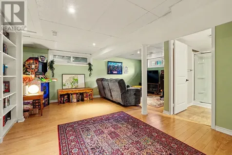 33 Newbury Avenue Ottawa ON K2E 6K7