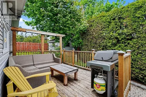 33 Newbury Avenue Ottawa ON K2E 6K7