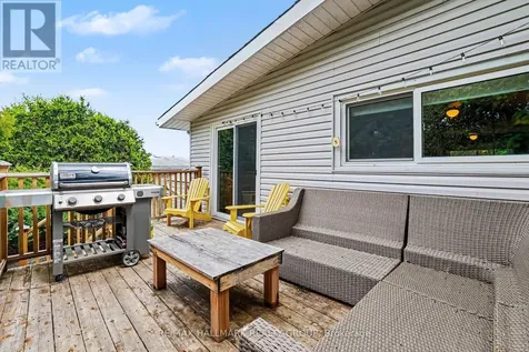 33 Newbury Avenue Ottawa ON K2E 6K7