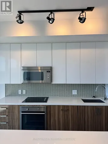 300 Lisgar Street Ottawa ON K2P 0E2