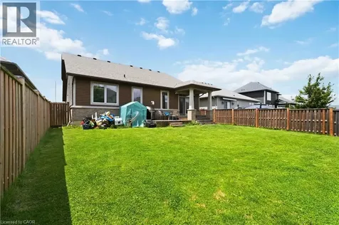 9 Efthemio Court Smithville ON L0R 2A0