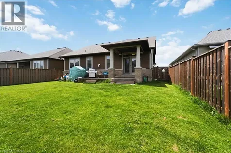 9 Efthemio Court Smithville ON L0R 2A0