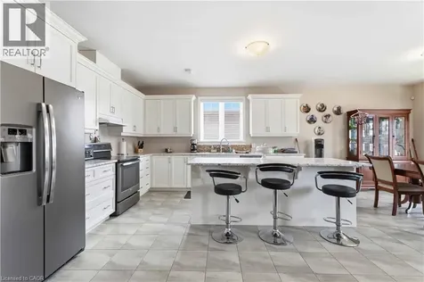 9 Efthemio Court Smithville ON L0R 2A0
