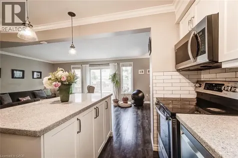 166 Peach Blossom Crescent Kitchener ON N2E 3Z6