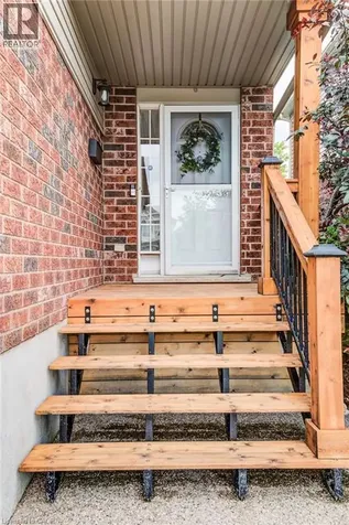 166 Peach Blossom Crescent Kitchener ON N2E 3Z6