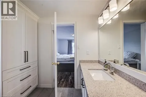 166 Peach Blossom Crescent Kitchener ON N2E 3Z6