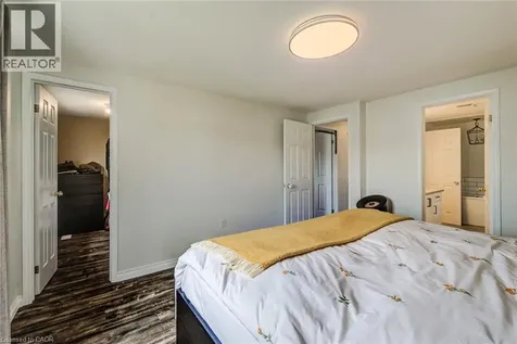 166 Peach Blossom Crescent Kitchener ON N2E 3Z6