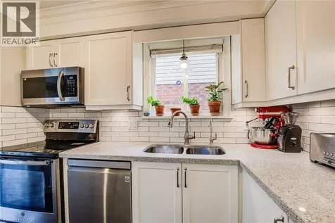 166 Peach Blossom Crescent Kitchener ON N2E 3Z6
